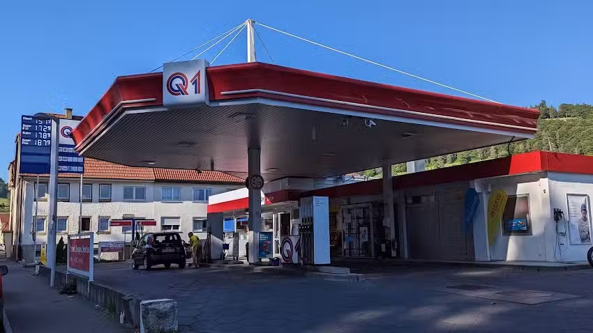 Q1 Tankstelle