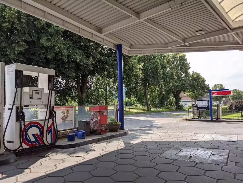 Q1 Tankstelle