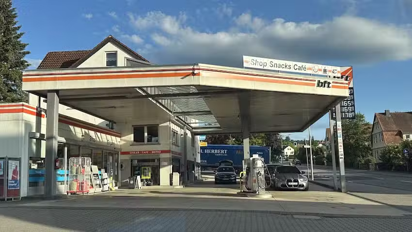 Q1 Tankstelle