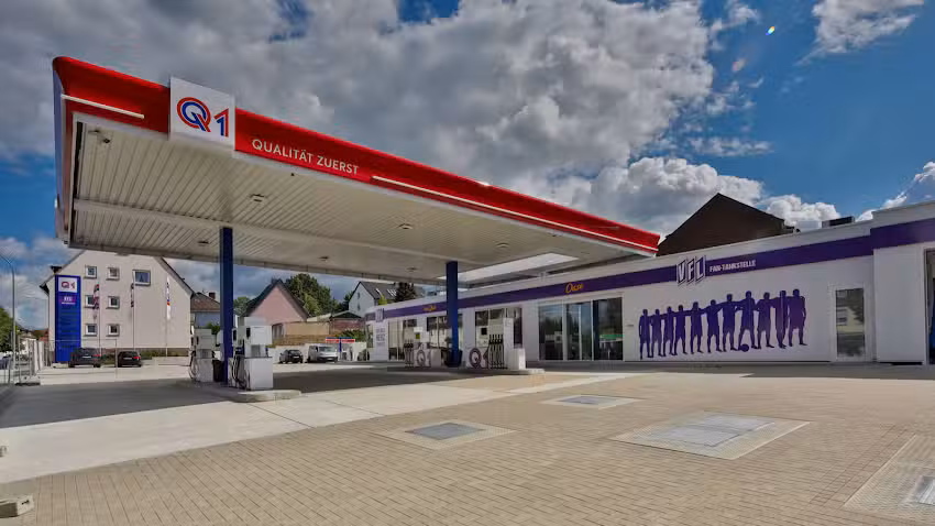 Q1 VfL-Fan-Tankstelle