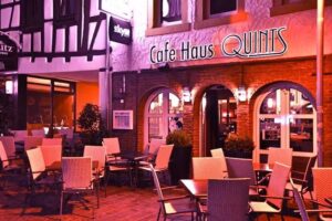 QUINTS – Café | Restaurant | Lounge