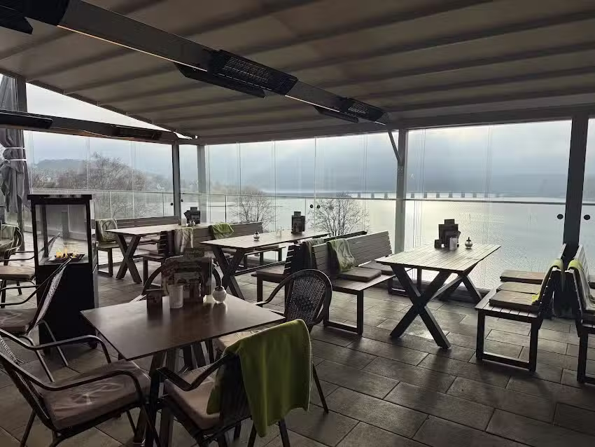 R-Caf&eacute; M&ouml;hnesee