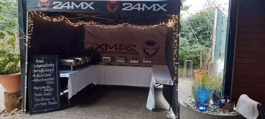 Rapha’s Restaurant & Bar