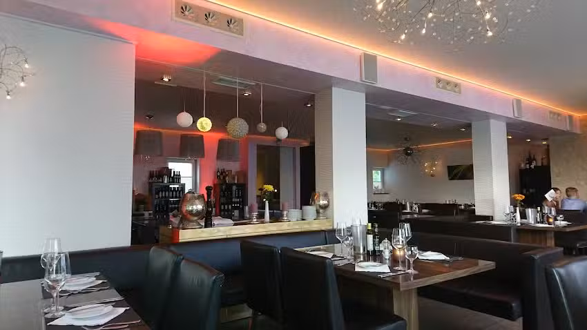 Raphael&rsquo;s Restaurant