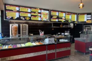 Reina Cafe & Restaurant