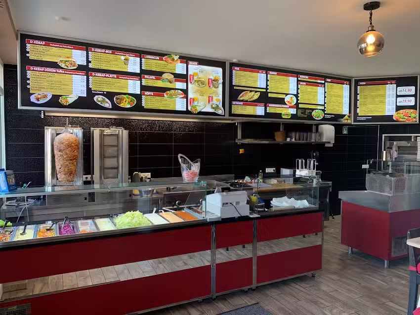 Reina Cafe & Restaurant