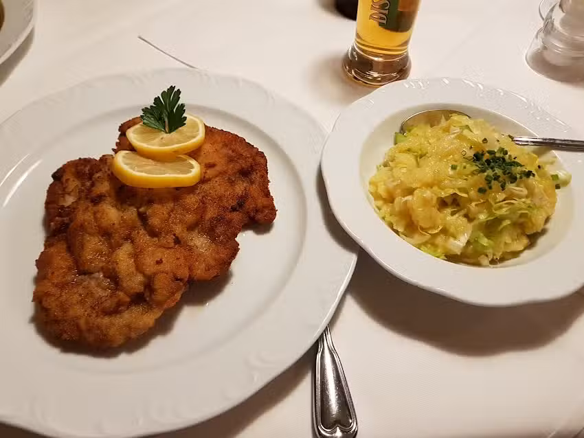 Reinecker&acute;s Dorfstube