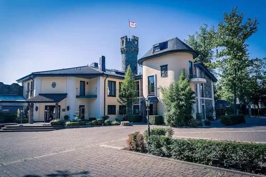 Relais & Ch&acirc;teaux Burg Schwarzenstein