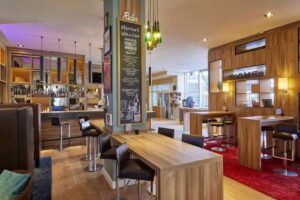 RELAX &ndash; FOOD, DRINKS & YOU