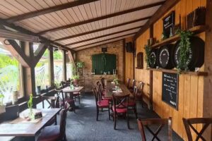 Restaurant & Bar ELANA / Pension