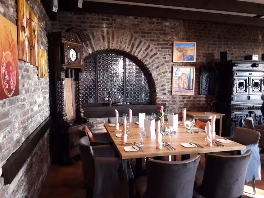 Restaurant Burg Wassenberg by Savio