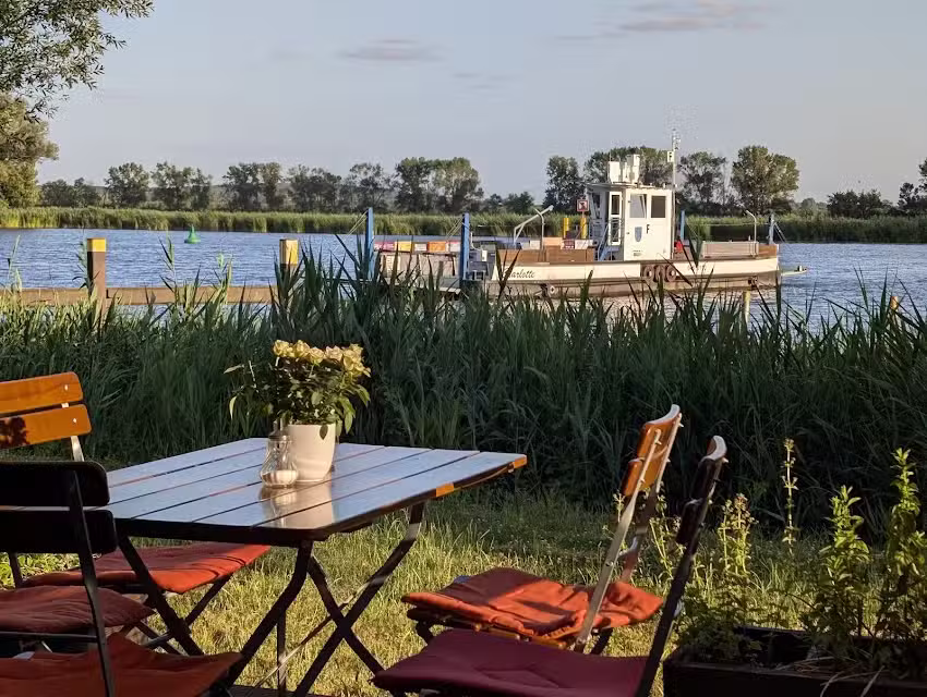 Restaurant & Caf&eacute; &bdquo;An der F&auml;hre&ldquo;