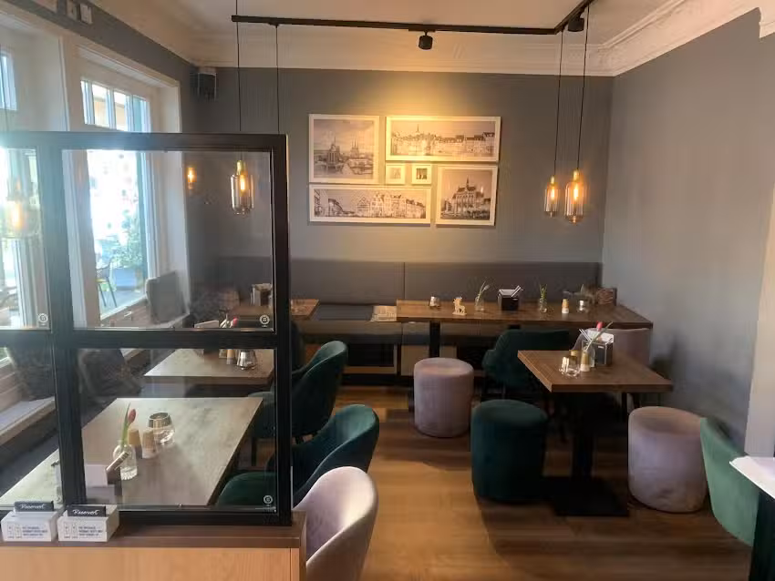 Restaurant, Caf&eacute; & Bar &bdquo;Platzhirsch&ldquo; Erfurt
