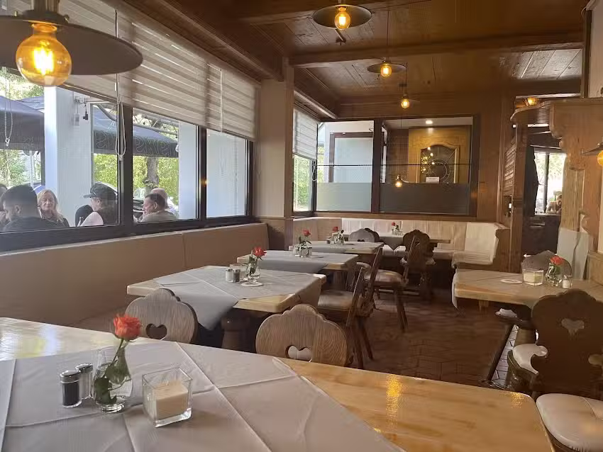 Restaurant Cafe F&uuml;nf