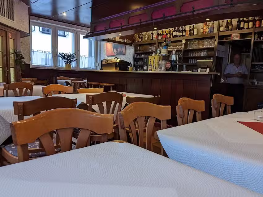 Restaurant Caf&eacute; Portugal