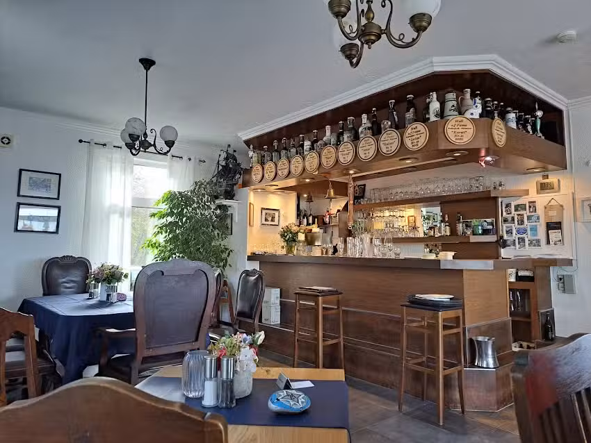 Restaurant & Caf&eacute; &bdquo;Strandcaf&eacute;&ldquo; an der Strandpromenade
