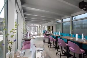 Restaurant Cross-over