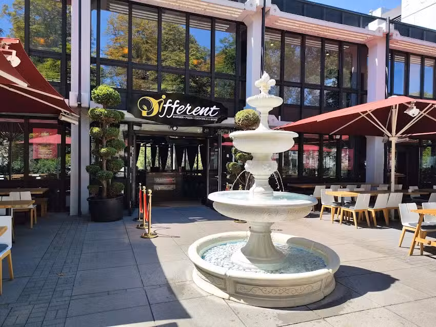 Restaurant Different