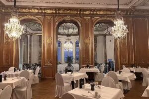 Restaurant im Schlosshotel Berlin by Patrick Hellmann