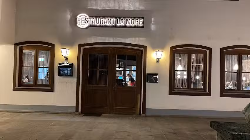 Restaurant La&rsquo;More