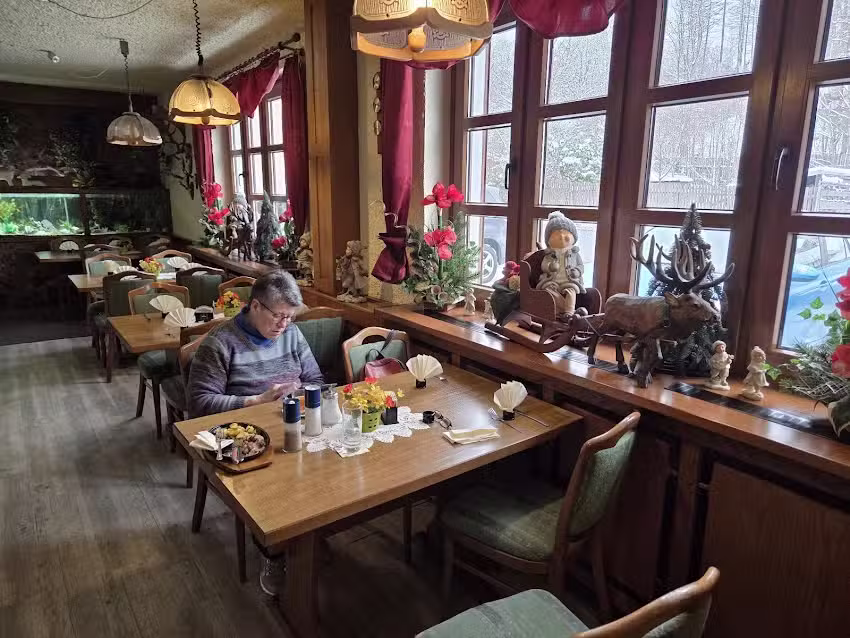 Restaurant & Pension &bdquo;Zum Ohratal&ldquo;