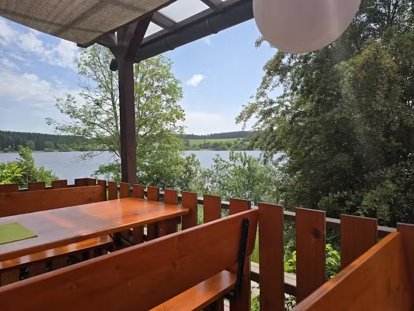 Restaurant-Pizzeria & Eiscafe am See