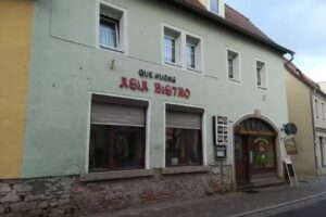 Restaurant Que Huong