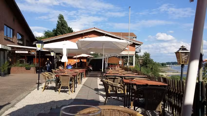 Restaurant & Rheinterrasse Gut Blee