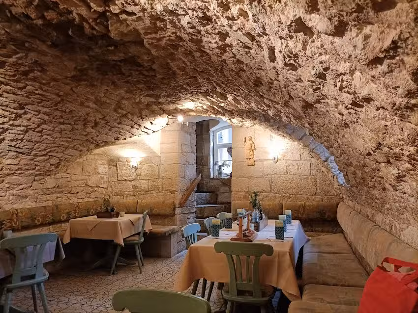 Restaurant Rolln’s Keller , Festscheune & more