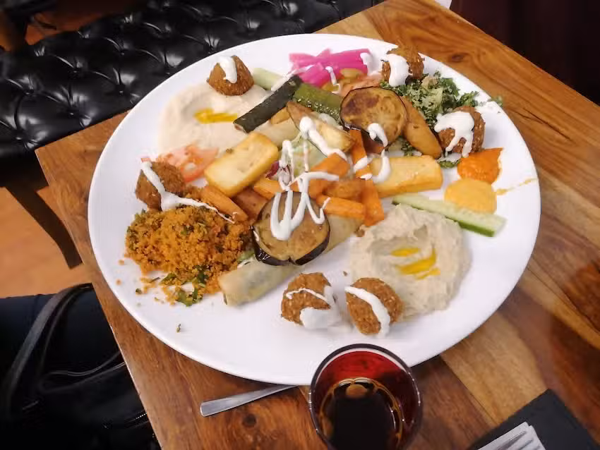 Restaurant Shushu Falafel