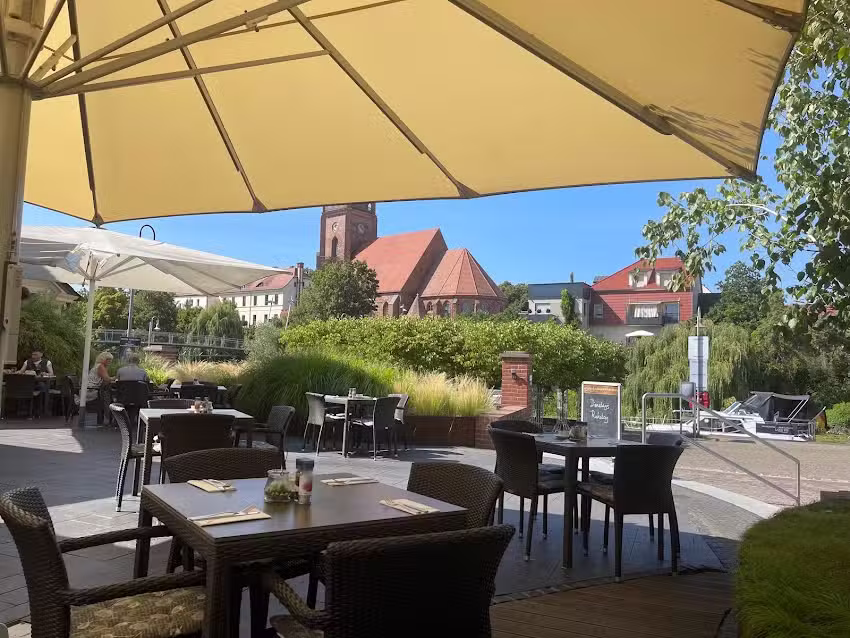 Restaurant u. Pension Zum Alten Hafen