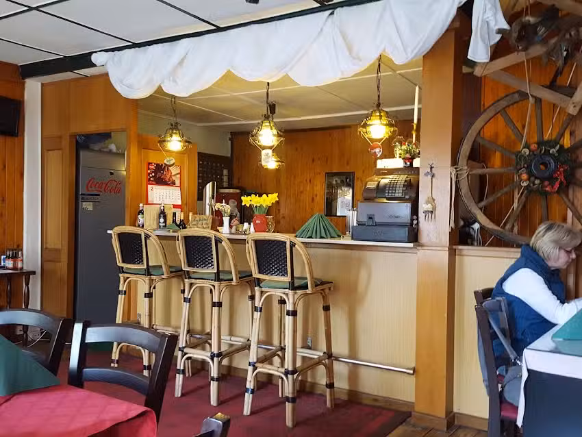 Restaurant Zorbas & Wei&szlig;es R&ouml;ssel