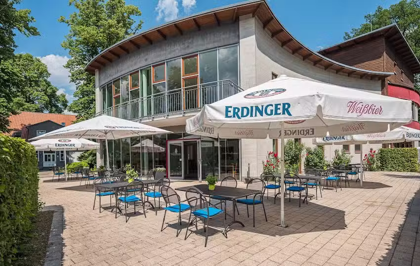 Restaurant &bdquo;Zum Tulpenbaum&ldquo; im Ferienpark Plauer See