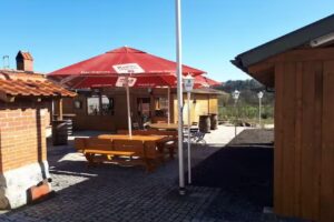 Rhöner Spanferkelhütte