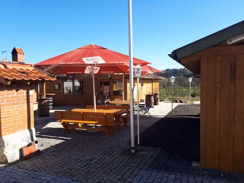 Rh&ouml;ner Spanferkelh&uuml;tte