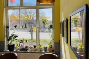 Rice & Roll Bistro