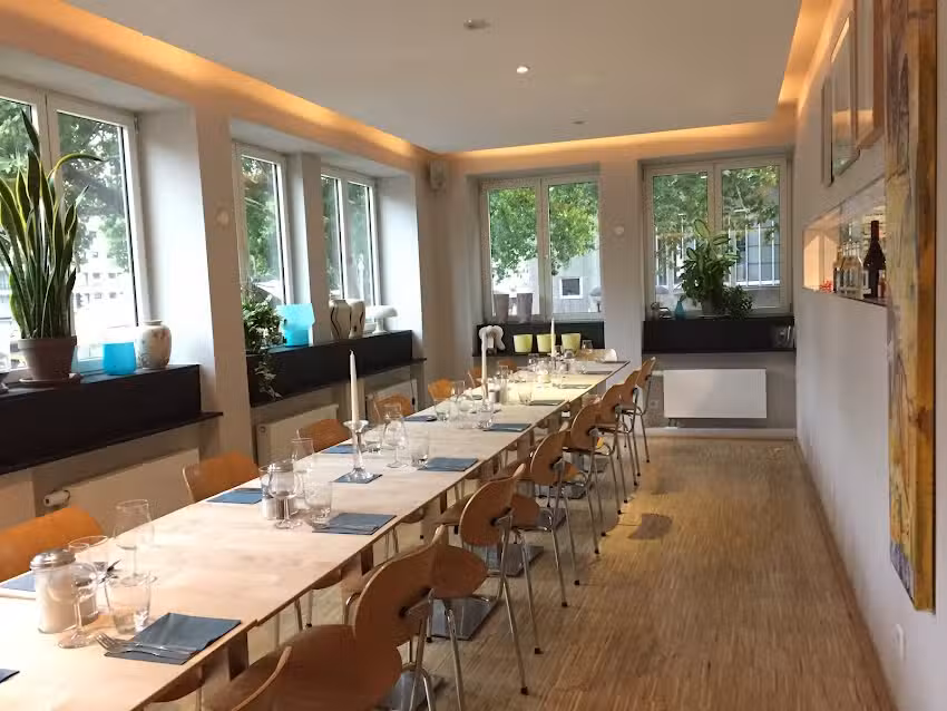 Riphahn Caf&eacute; & Restaurant