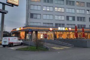 Risa Chicken