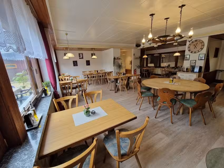 Ristorante Pizzeria Reiterst&uuml;ble