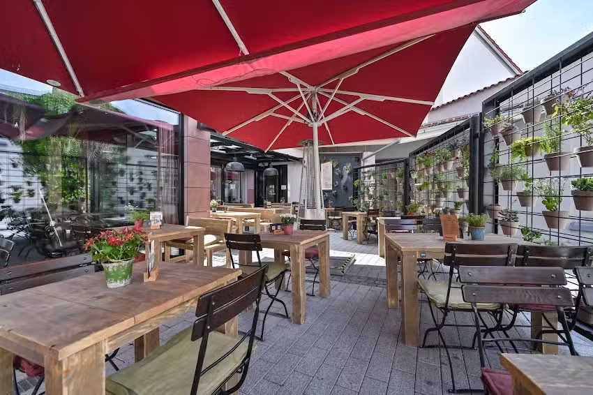 RIWA Bar & Restaurant