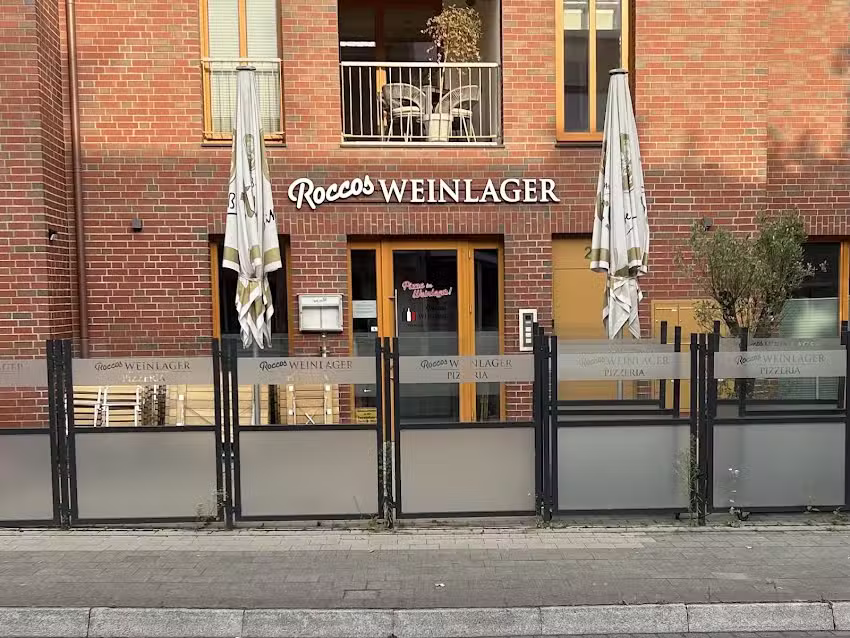 Roccos Weinlager & Pizzeria