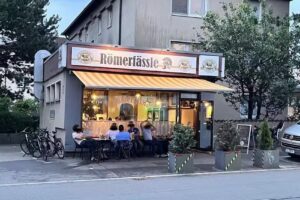 R&ouml;merf&auml;ssle