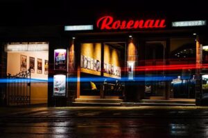 Rosenau &ndash; Lokalit&auml;t & B&uuml;hne