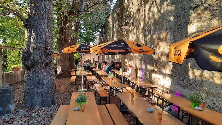 R&ouml;ssle Biergarten an der Stadtmauer Schongau