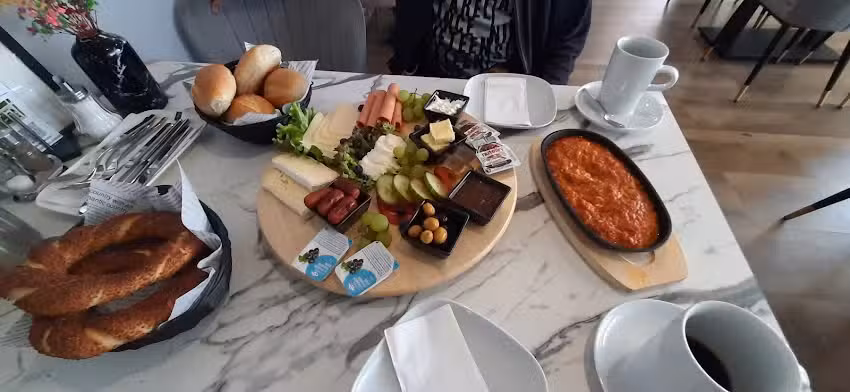 R&uuml;ya Backwelt Cafe & Imbiss