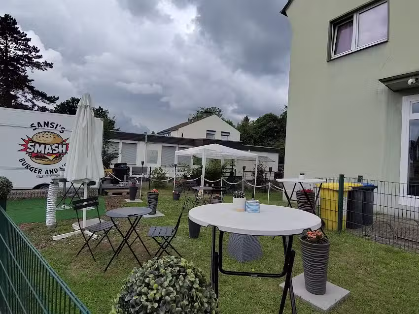 Sansi’s Smash Burger