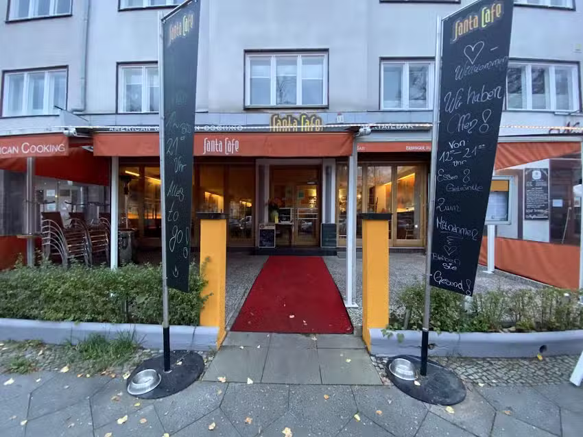 Santa Caf&eacute;