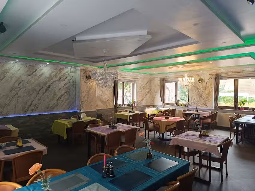 Satt und Gl&uuml;cklich