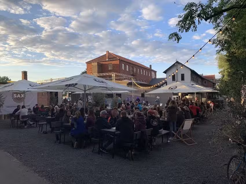 Sax Tonfabrik Biergarten