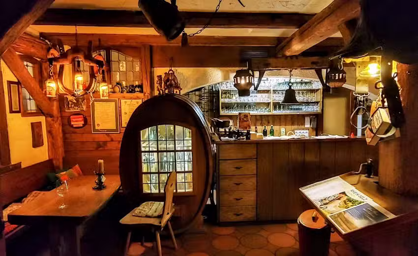 Schinderhannes-Weinstall Strau&szlig;wirtschaft